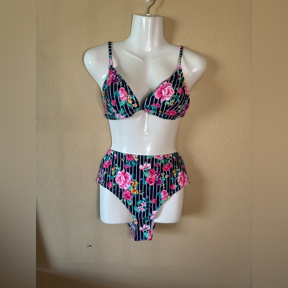 #31..CUPSHE 2Pcs Bikini Beautiful Set Size M - Picture 2 of 7